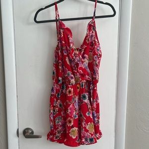 Women’s flowered romper!